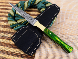 Custom Hand Made Forged Knife. Damascus Steel (Brass Paka Wood Handle)
